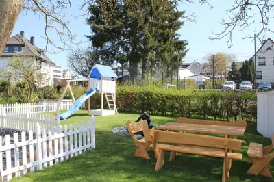 Ein Kinderspielbereich in der Unterkunft Ferienwohnung Daun