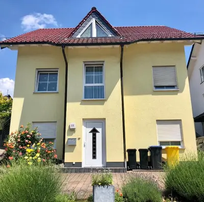 Das Gebäude in dem sich die Ferienwohnung befindet