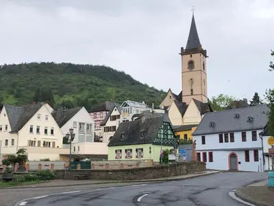 Ein allgemeiner Bergblick oder ein Berglick von der Pension aus
