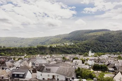Ein allgemeiner Bergblick oder ein Berglick von der Ferienwohnung aus