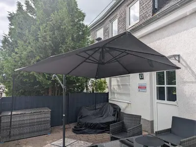 Ein Patio oder anderer Außenbereich in der Unterkunft Teufelsstein, Wandern, Ausblick, Freilichtbühne, Loreley, 3 Burgenblick, Rhein, 30m2 Terrasse, Grillen, Entspannen, Natur, Rodelbahn, WLAN, Parkplatz,