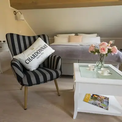 Nostalgie-Nest mit Boxspringbett