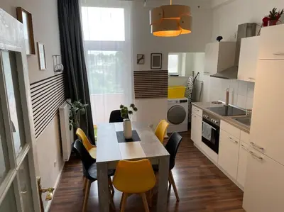 Küche/Küchenzeile in der Unterkunft Schönes Apartment Mitten in der Stadt 4