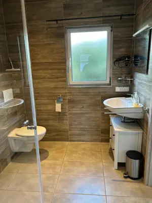 Ein Badezimmer in der Unterkunft Haus Taunusblick