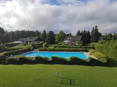 Der Swimmingpool an oder in der Nähe von Wohlfühloase in der Eifel mit Weitblick in die Natur, Seenähe, Poolnutzung, Minigolf, Tennis und vieles mehr
