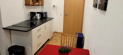 Küche/Küchenzeile in der Unterkunft Große 2 Zimmer Wohnung mit Bad Dusche und Badewanne