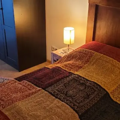 Große 2 Zimmer Wohnung mit Bad Dusche und Badewanne