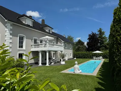 Der Swimmingpool an oder in der Nähe von Destino - FeWo bei COCHEM mit beheiztem Pool