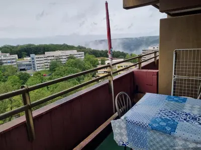 Ein allgemeiner Bergblick oder ein Berglick von der Ferienwohnung aus