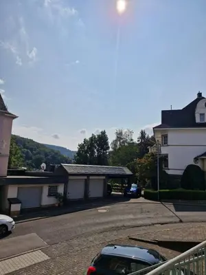 Ein allgemeiner Bergblick oder ein Berglick von der Ferienwohnung aus