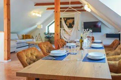 Ein Sitzbereich in der Unterkunft 7Seas Boutique Ferienhaus Bostalsee - 2 Apartments oder ganzes Haus, mit Sauna