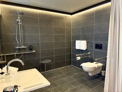 Ein Badezimmer in der Unterkunft MYK Hotel by WMM Hotels