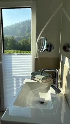 Ein allgemeiner Bergblick oder ein Berglick von des Ferienhauses aus