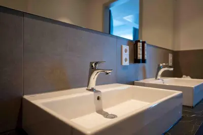 Ein Badezimmer in der Unterkunft Frames Hotel GmbH