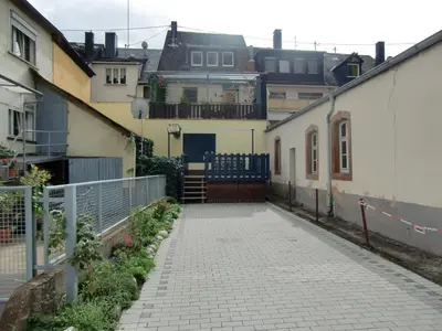 Das Gebäude in dem sich das Ferienhaus befindet