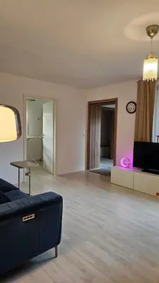 TV/Unterhaltungsangebot in der Unterkunft ländlich am Bach, Doppelbett und 2 Einzel