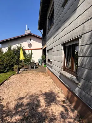 Ein Garten an der Unterkunft Ferienwohnung Zum Kallenborn