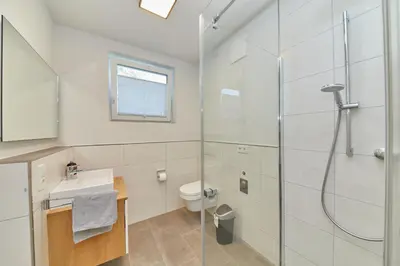 Ein Badezimmer in der Unterkunft FEWO Henri