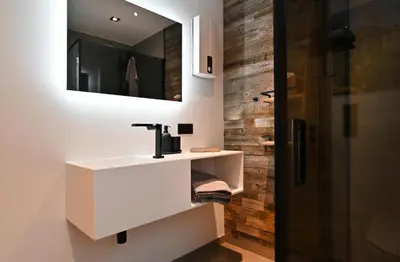 Ein Badezimmer in der Unterkunft May Chalet