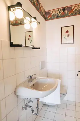 Ein Badezimmer in der Unterkunft Schloss Gemünden mit Schwimmbad