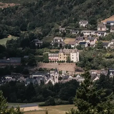 Schloss Gemünden mit Schwimmbad