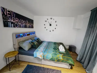 Ein Bett oder Betten in einem Zimmer der Unterkunft Ruhiges Flussufer
