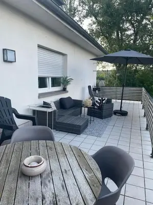 Ein Balkon oder eine Terrasse in der Unterkunft DD Homes - Haus im Grünen - 7 Betten,3 SZ,Terrasse,110 qm