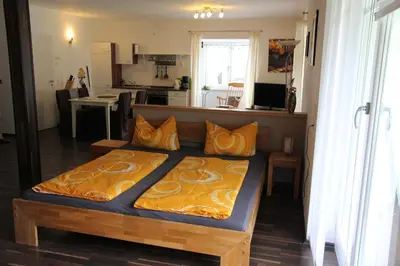 Ein Bett oder Betten in einem Zimmer der Unterkunft Cafe Klering