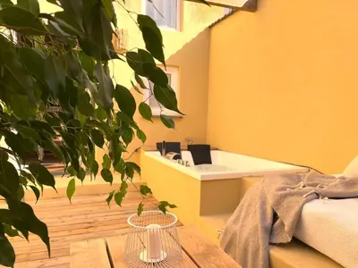 Ein Sitzbereich in der Unterkunft Minimalus Koblenz Apartment I mit Whirlpool