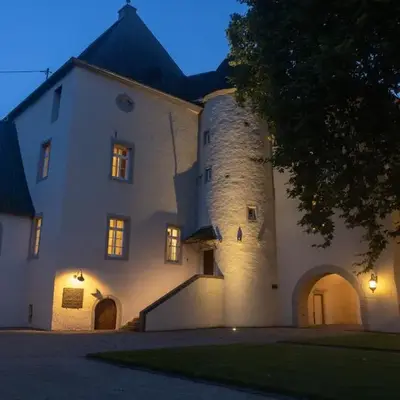 Charmantes Chateau Lichter - Burghaus