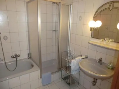 Ein Badezimmer in der Unterkunft Marmann - large holiday apartment