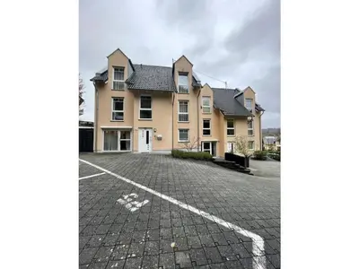 Das Gebäude in dem sich das Ferienhaus befindet