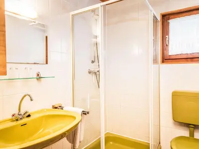Ein Badezimmer in der Unterkunft Apartment Reinskopf-5 by Interhome