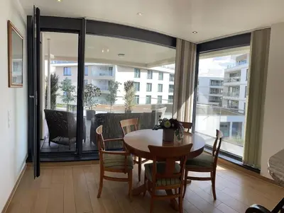 Ein Sitzbereich in der Unterkunft Lovely 2 bedroom apartment with free parking