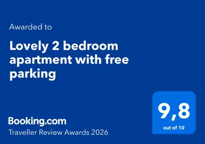 Ein Zertifikat, Auszeichnung, Logo oder anderes Dokument, das in der Unterkunft Lovely 2 bedroom apartment with free parking ausgestellt ist