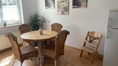 Ein Sitzbereich in der Unterkunft Ferienwohnung in Adenau am Nürburgring