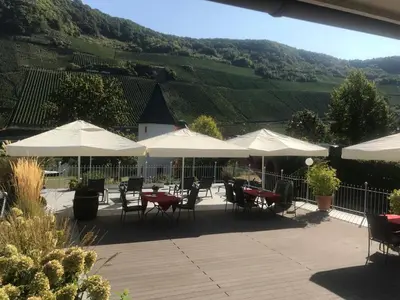 Ein allgemeiner Bergblick oder ein Berglick von der Pension aus