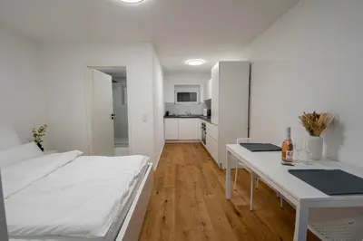 Ein Bett oder Betten in einem Zimmer der Unterkunft Sanierte Wohnung 