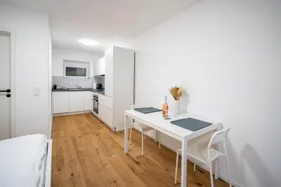 Küche/Küchenzeile in der Unterkunft Sanierte Wohnung 