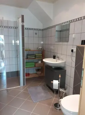 Ein Badezimmer in der Unterkunft KELLer Ferienwohnung