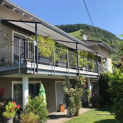 Ein allgemeiner Bergblick oder ein Berglick von der Ferienwohnung aus