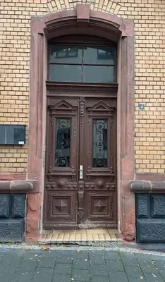 Eine Fassade oder ein Eingang zu RheinBlick