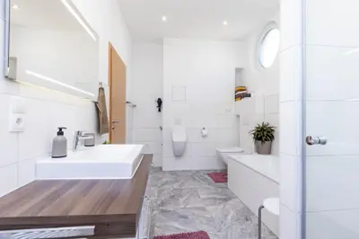 Ein Badezimmer in der Unterkunft Rheinland Apartments - Stilvolle, moderne Unterkunft mit kostenfreiem WLAN und Parkplatz