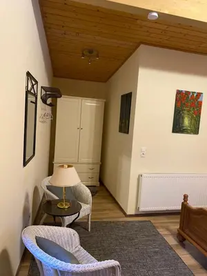 Ein Sitzbereich in der Unterkunft Ferienwohnung Eschbach Hof am Nürburgring