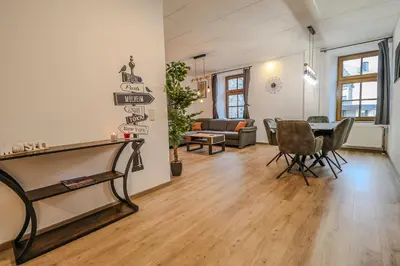 Ein Sitzbereich in der Unterkunft Familien Aktiv Oase an der Mosel, nähe Bernkastel, Zentrale Ausgangslage ,120 qm, Frühstücksservice