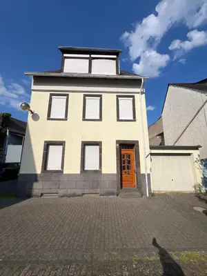 Das Gebäude in dem sich das Privatzimmer befindet