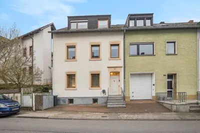 Das Gebäude in dem sich die Ferienwohnung befindet