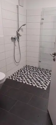 Ein Badezimmer in der Unterkunft Panoramalounge Moselblick - Toplage