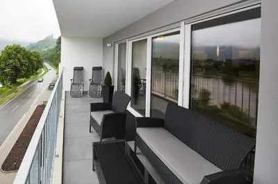 Ein Sitzbereich in der Unterkunft Ferienwohnung Moselzauber