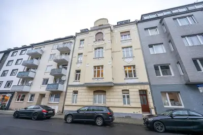 Das Gebäude in dem sich die Ferienwohnung befindet